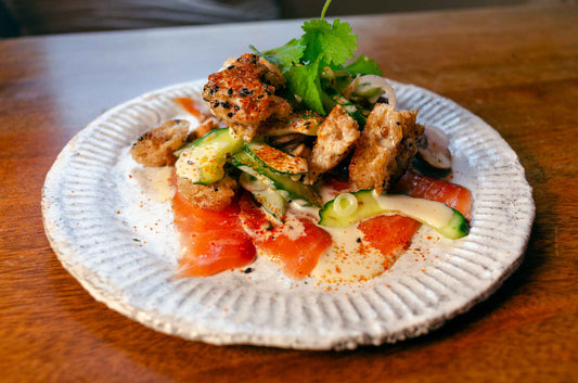 Panzanella in stile giapponese con salmone affumicato Whisky&Soia