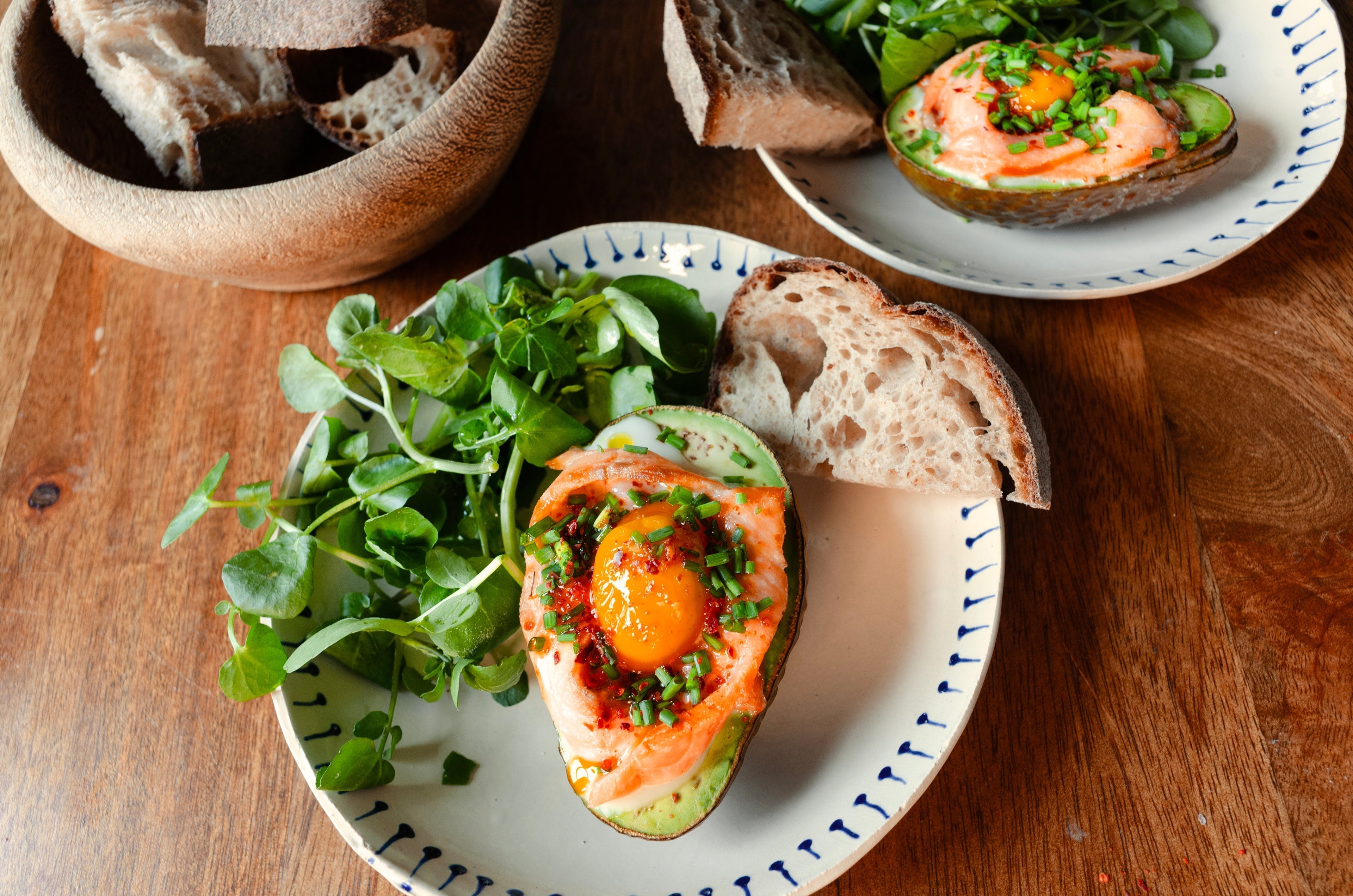 Avocado al forno con salmone affumicato: Il brunch perfetto!