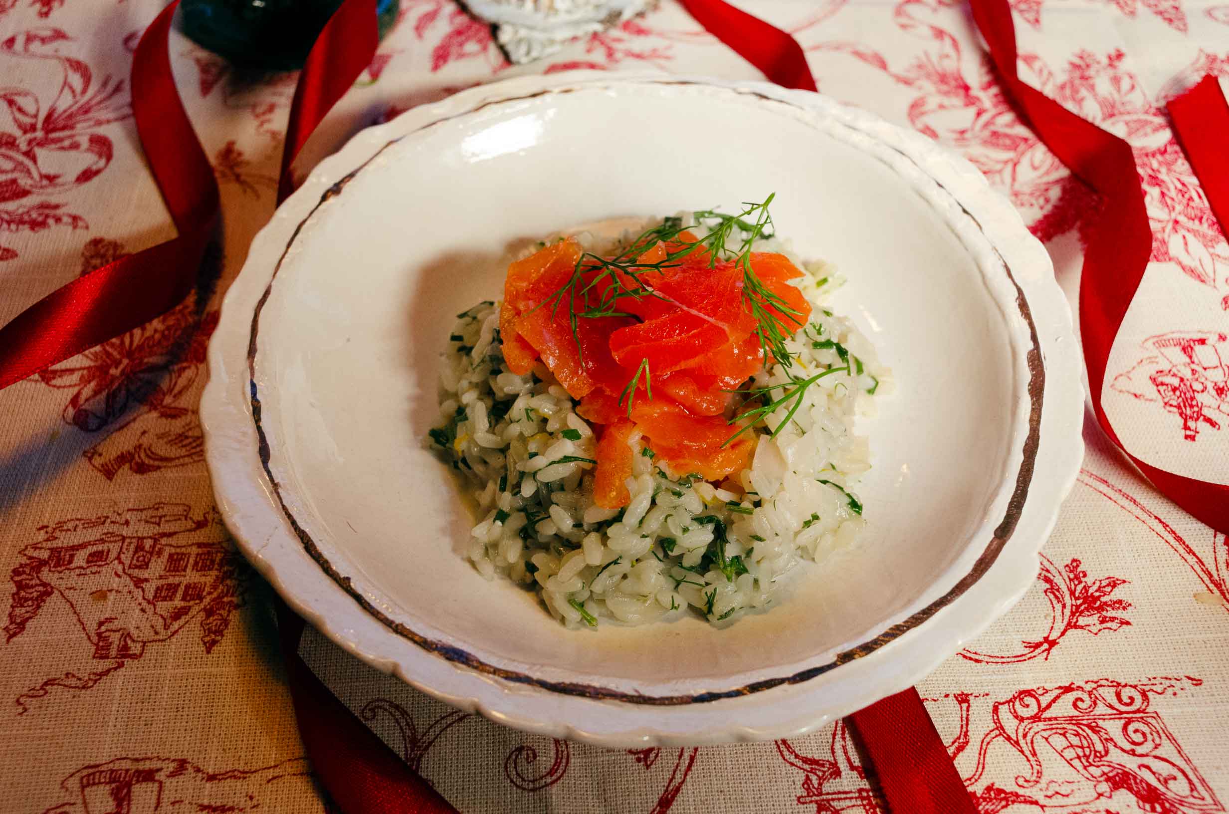 Risotto con Aneto, Erba Cipollina e Salmone Affumicato