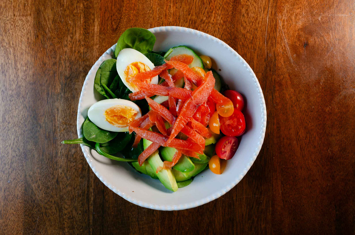 Quinoa bowl con salmone affumicato